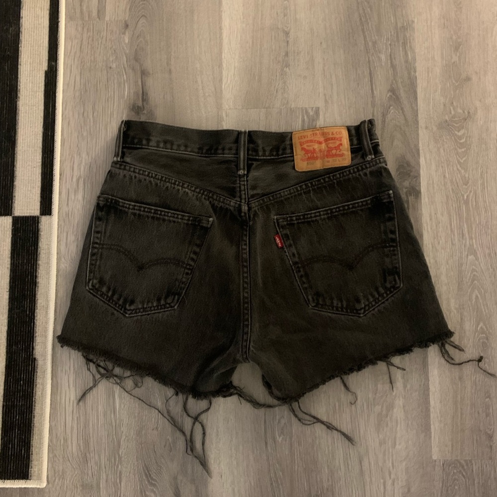 Levi’s cut off high rise black shorts
